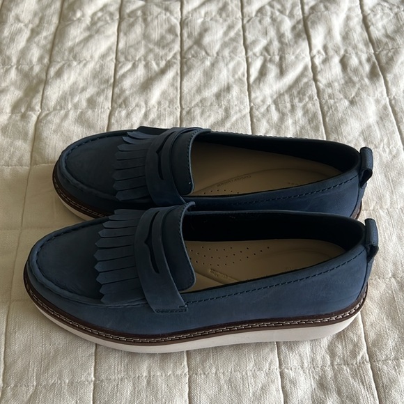 Clarks Women’s Orianna Loafers - Picture 4 of 10